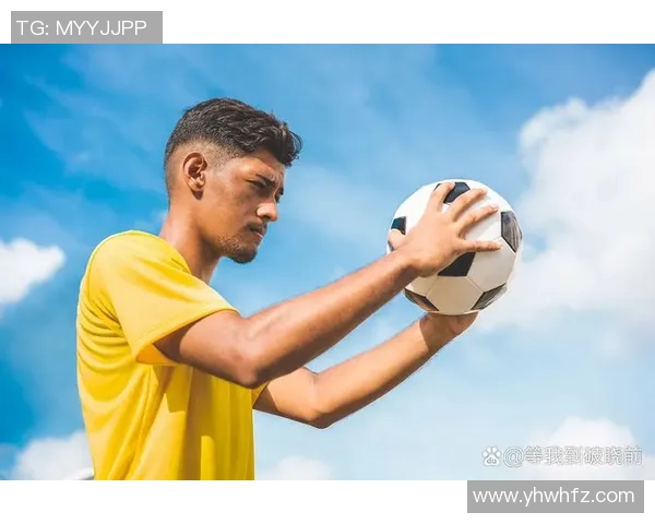 足球明星佩戴眼镜的时尚瞬间展现独特魅力与个性风采